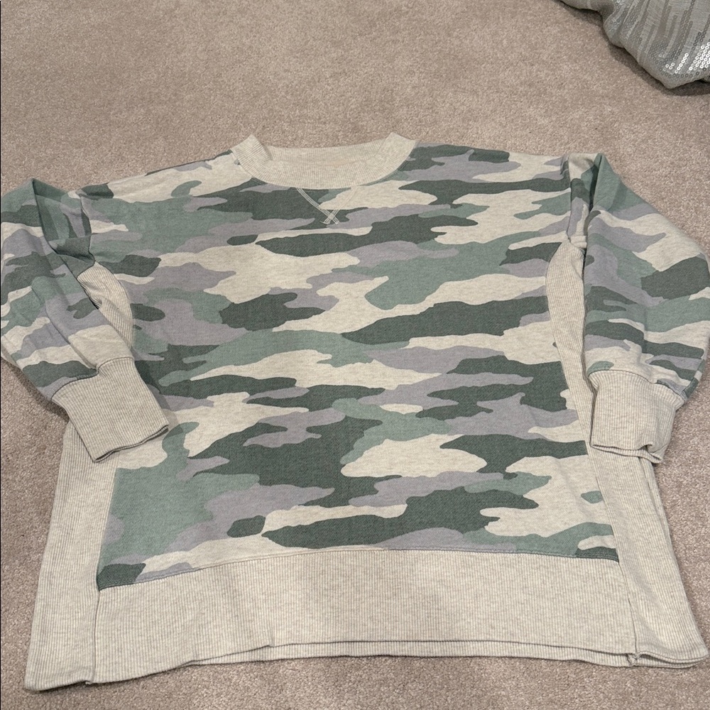 Aerie camo sweatshirt Size S
